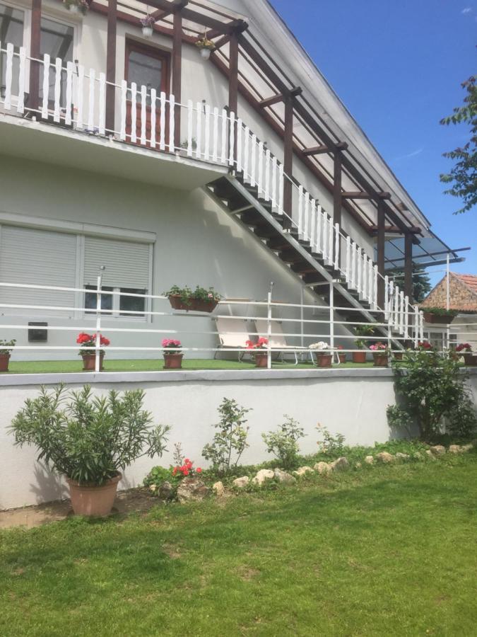 Lelle-kert 01 Balatonlelle